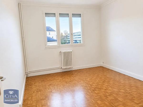 Appartement à louer 3 pièces 76.94m² Angers (49000)