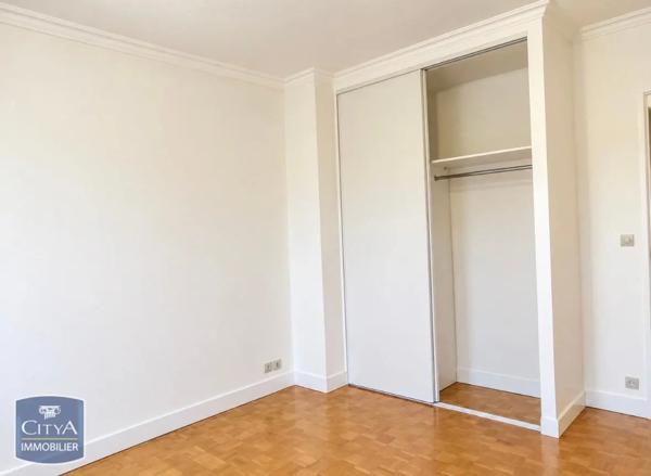 Appartement à louer 3 pièces 76.94m² Angers (49000)