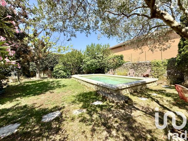 Maison à vendre 7 pièces 220 m² Sainte-Cécile-les-Vignes