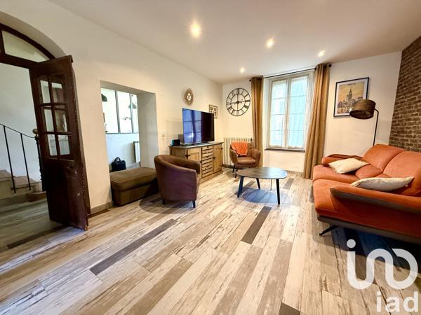 Maison à vendre 7 pièces 220 m² Sainte-Cécile-les-Vignes