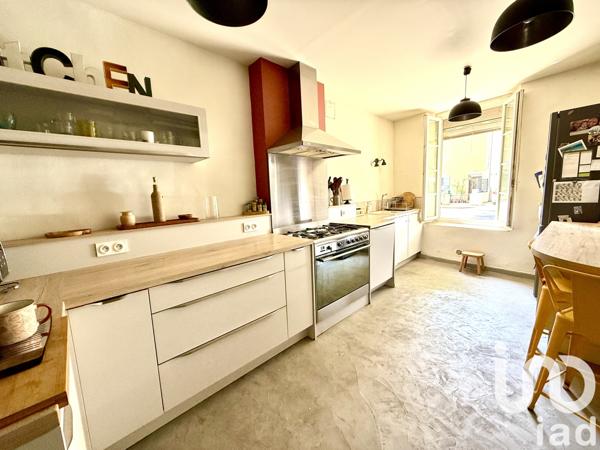 Maison à vendre 7 pièces 220 m² Sainte-Cécile-les-Vignes