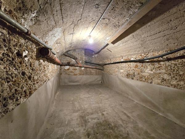 Cave rare à NEUILLY SUR SEINE