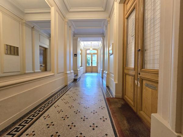 Cave rare à NEUILLY SUR SEINE