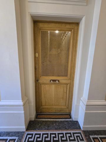 Cave rare à NEUILLY SUR SEINE