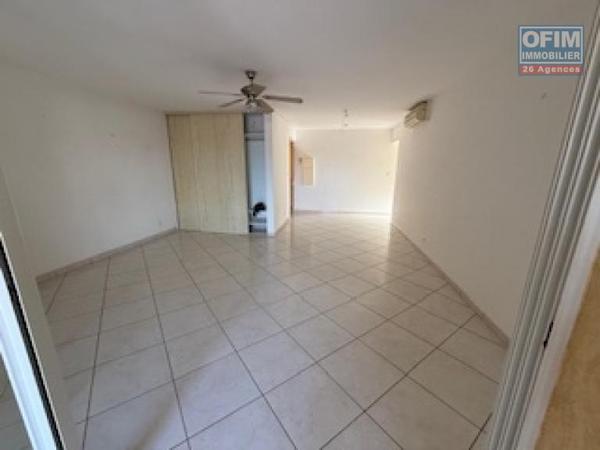 À vendre à La Possession Appartement F3/F4 en rez-de- jardin avec vue mer