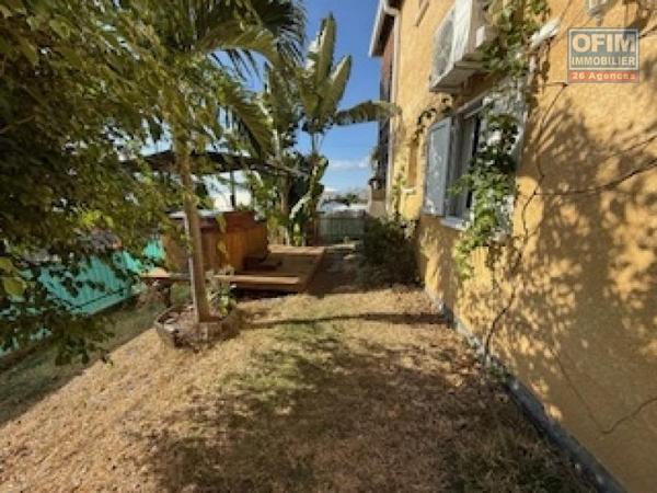 À vendre à La Possession Appartement F3/F4 en rez-de- jardin avec vue mer