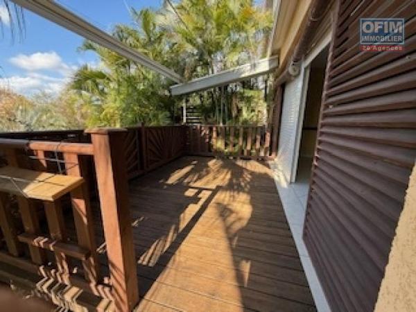 À vendre à La Possession Appartement F3/F4 en rez-de- jardin avec vue mer