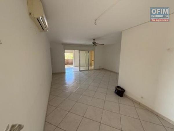À vendre à La Possession Appartement F3/F4 en rez-de- jardin avec vue mer
