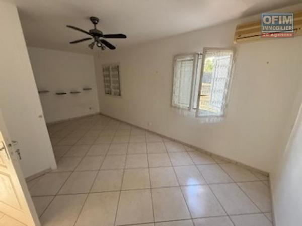 À vendre à La Possession Appartement F3/F4 en rez-de- jardin avec vue mer