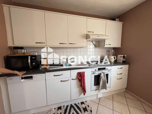 Location Appartement 4 pièces 101 m² - 600 L RUE DE LA MAIRIE Cessy 01170