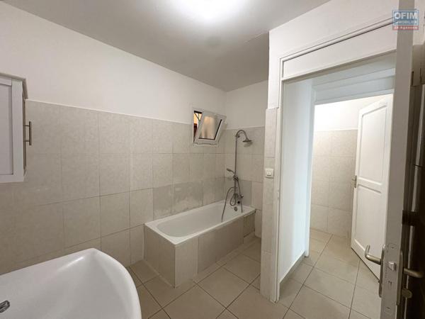 A vendre appartement 2 chambres de 70 m2 avec varangue à Saint-Benoît