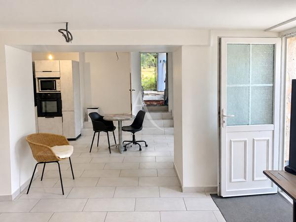 POMMEUSE MAISON BRIARDE DE CARACTÈRE, 3 CHAMBRES, PLUS DE 6 000 M² DE TERRAIN