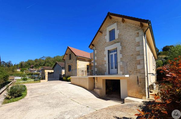 Maison renovée proche Sarlat centre à pied.
