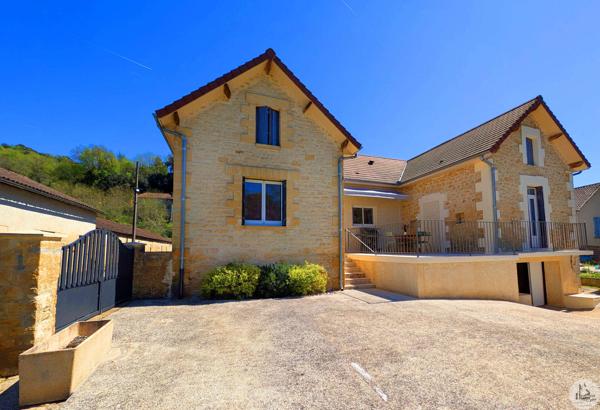 Maison renovée proche Sarlat centre à pied.