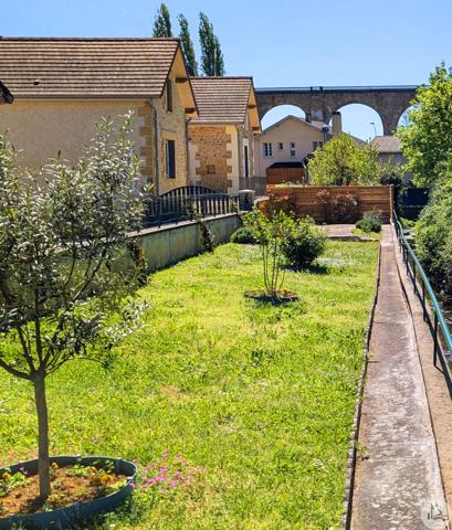 Maison renovée proche Sarlat centre à pied.