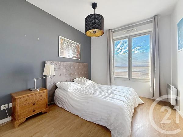 Appartement F4 à vendre  4 pièces - 84,20 m 2   NANTERRE  - 92