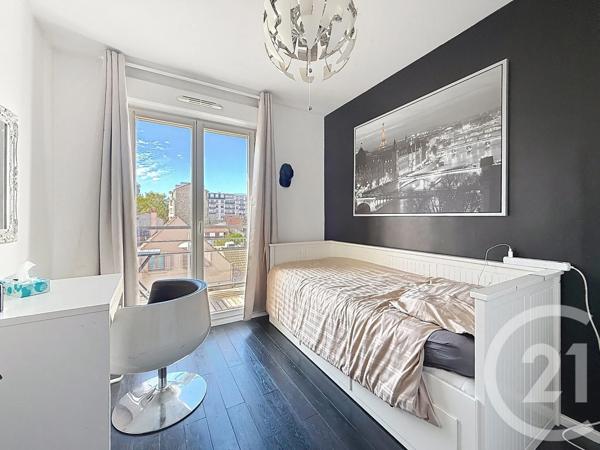 Appartement F4 à vendre  4 pièces - 84,20 m 2   NANTERRE  - 92