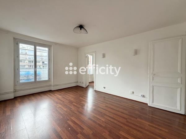 Appartement
         2 pièces
        - 41 m² 335 000 € *