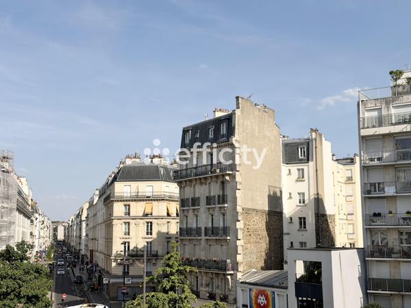 Appartement
         2 pièces
        - 41 m² 335 000 € *