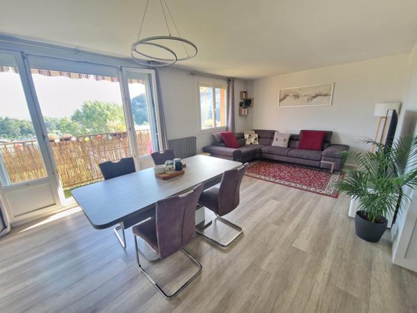 Appartement à FONTAINE, 38600 - 4 pièces 84m²