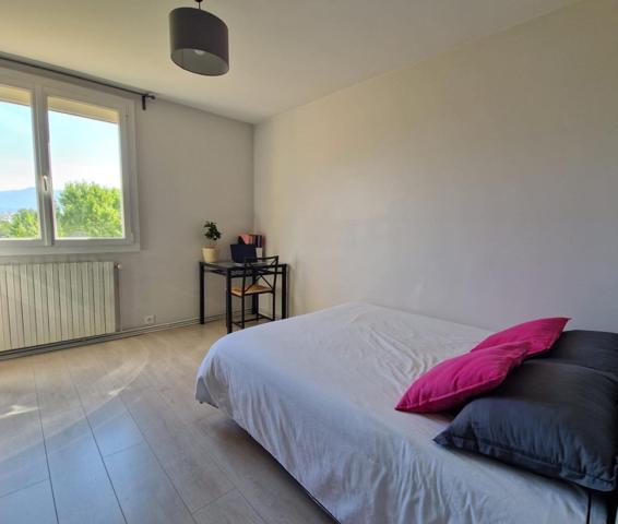 Appartement à FONTAINE, 38600 - 4 pièces 84m²