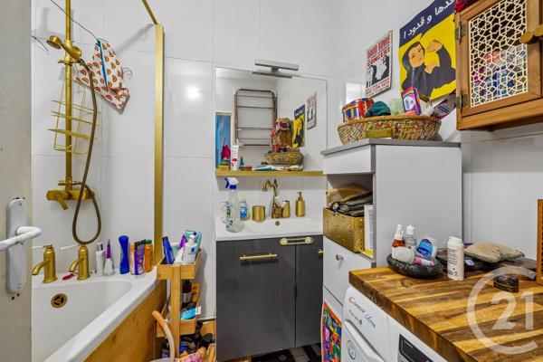 Appartement F3 à vendre  3 pièces - 62,98 m 2   PARIS  - 75020