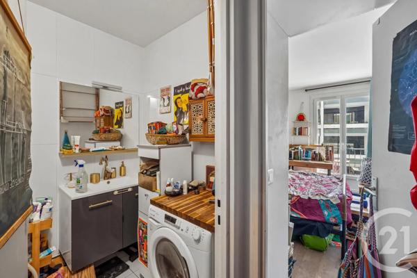 Appartement F3 à vendre  3 pièces - 62,98 m 2   PARIS  - 75020