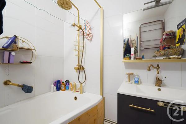 Appartement F3 à vendre  3 pièces - 62,98 m 2   PARIS  - 75020