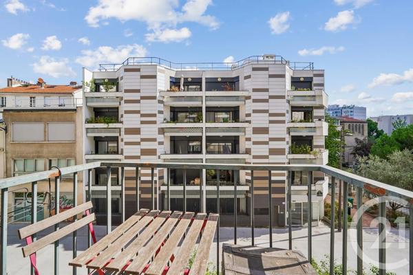 Appartement F3 à vendre  3 pièces - 62,98 m 2   PARIS  - 75020