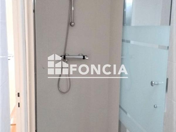 Location Studio 23.01 m² - 25 PLACE DE LA REPUBLIQUE Fontainebleau 77300