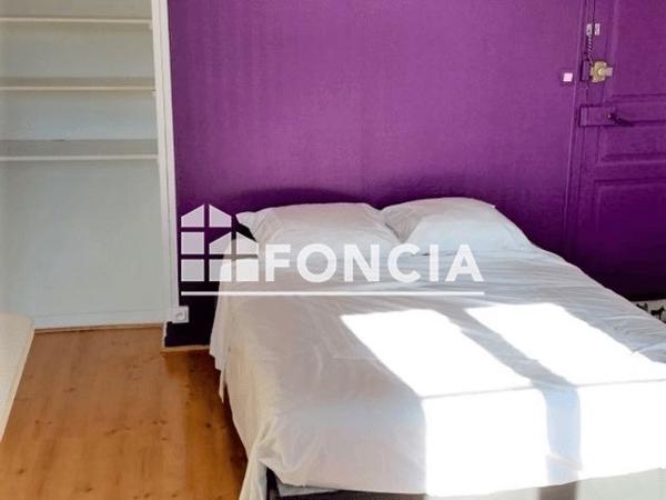 Location Studio 23.01 m² - 25 PLACE DE LA REPUBLIQUE Fontainebleau 77300