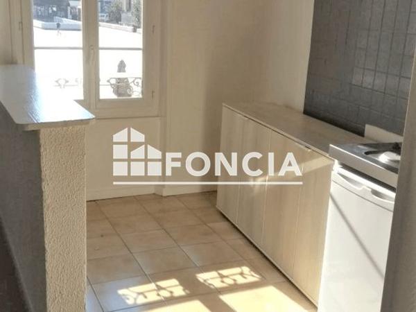 Location Studio 23.01 m² - 25 PLACE DE LA REPUBLIQUE Fontainebleau 77300