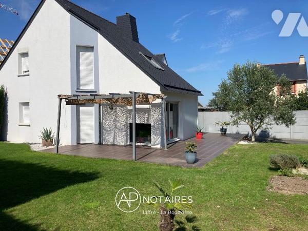 Maison contemporaine avec grande dépendance – Centre de La Bouëxière – 6 pièces – 135 m²