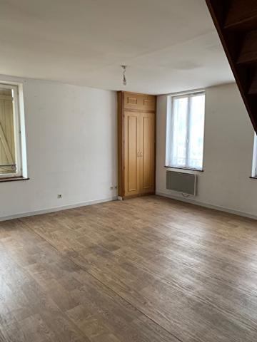 IVRY LA BATAILLE - 47.11 m² en duplex
