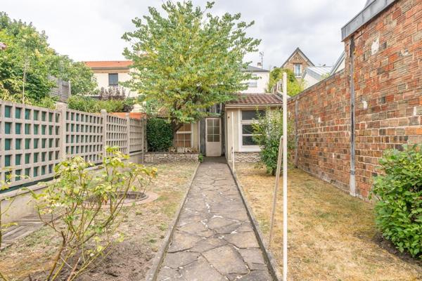 Quartier Viselets, RER A , jardin, charme. A rénover.