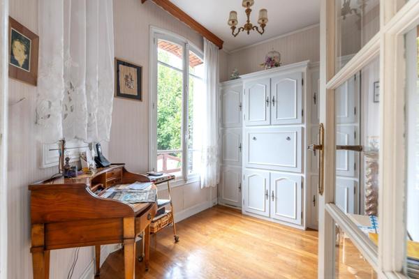 Quartier Viselets, RER A , jardin, charme. A rénover.