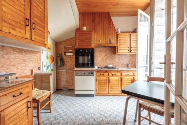 Quartier Viselets, RER A , jardin, charme. A rénover.