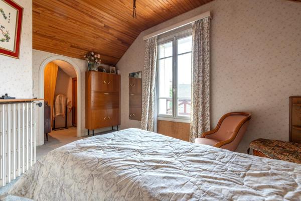 Quartier Viselets, RER A , jardin, charme. A rénover.