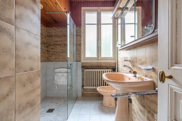 Quartier Viselets, RER A , jardin, charme. A rénover.