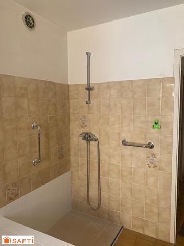 A vendre maison de village mitoyenne en pierres de 98 m2