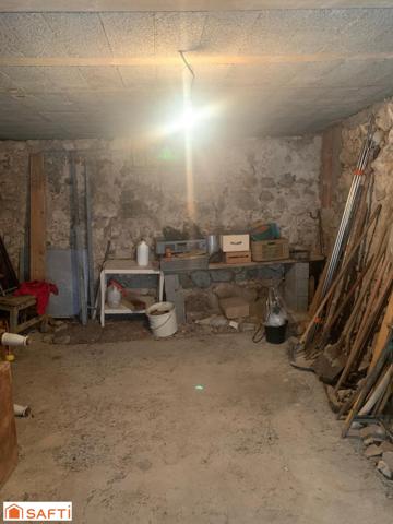 A vendre maison de village mitoyenne en pierres de 98 m2