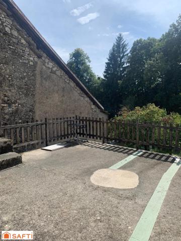 A vendre maison de village mitoyenne en pierres de 98 m2