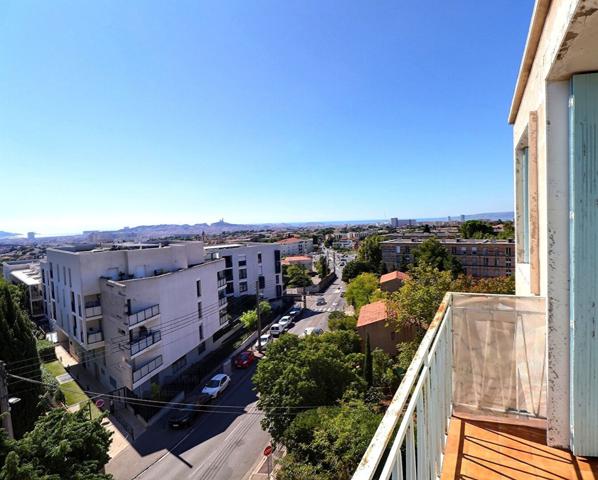 Appartement 68 m2 - St Barnabé - dernier étage - vue mer- Métro