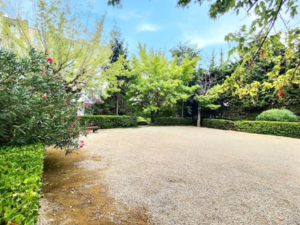 Appartement 68 m2 - St Barnabé - dernier étage - vue mer- Métro