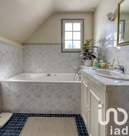 Maison à vendre 7 pièces 164 m² Cuise-la-Motte