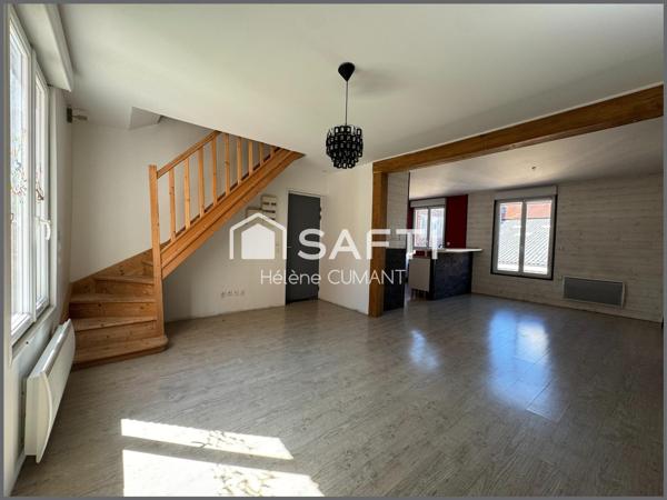 Duplex en plein cœur de Lisieux, au calme absolu à deux pas des commerces et 8 min de la gare à pied.