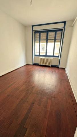 APPARTEMENT T3 A LOUER - LYON 7EME ARRONDISSEMENT Mairie 72.71 m 2 1 050 € charges comprises par mois