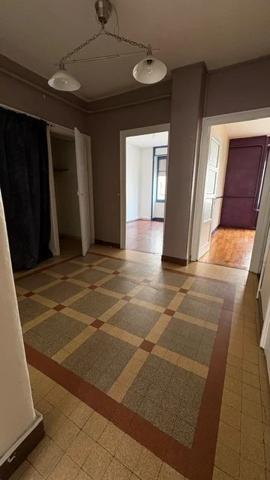 APPARTEMENT T3 A LOUER - LYON 7EME ARRONDISSEMENT Mairie 72.71 m 2 1 050 € charges comprises par mois