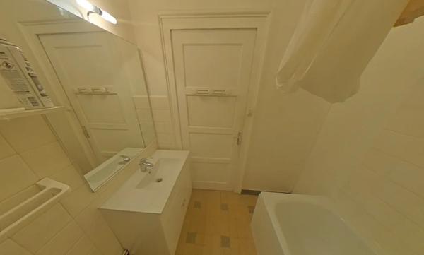 APPARTEMENT T3 A LOUER - LYON 7EME ARRONDISSEMENT Mairie 72.71 m 2 1 050 € charges comprises par mois