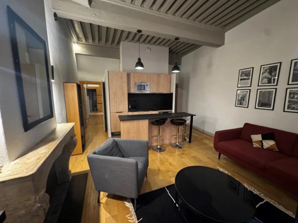 APPARTEMENT T2 A LOUER - LYON 5EME ARRONDISSEMENT Saint-Jean 49.59 m 2 1 070 € charges comprises par mois